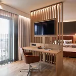 - By Ihg 酒店 4*