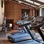 - By Ihg 酒店