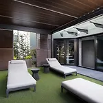- By Ihg 酒店 4*