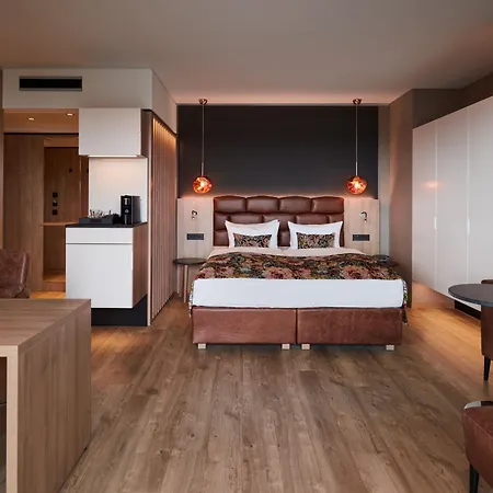 - By Ihg Hotel 4*