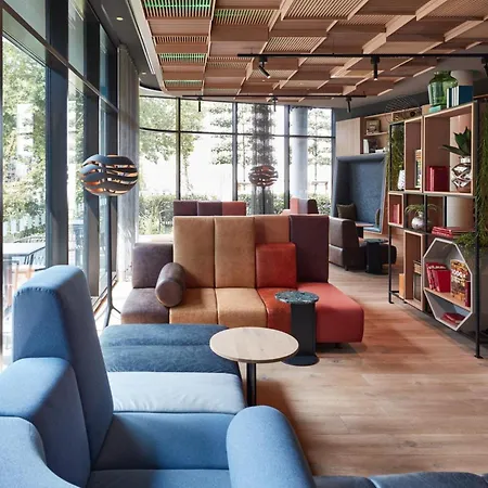- Osnabrück, An Ihg Hotel 4*